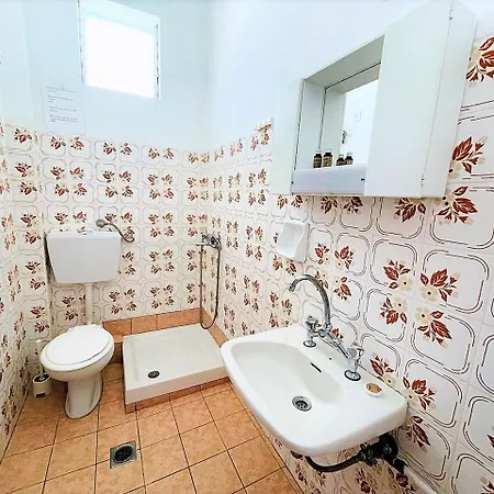 Seagarden 2 Pensión Potos